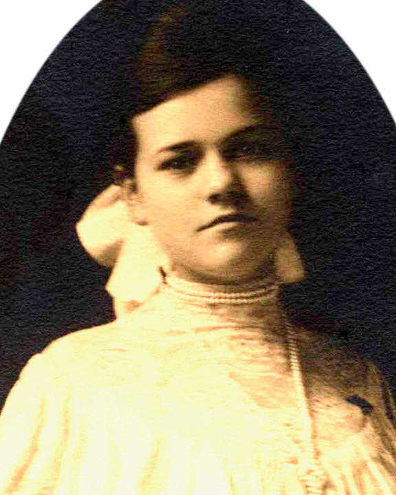 Photo of photos/Bessie May McLeod portrait